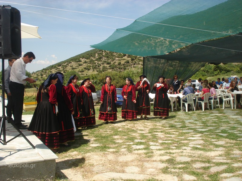 Πλήθος κόσμου στο Αλώνι του Σπαρμού